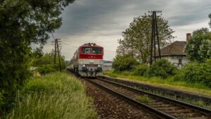 ZSSK posilňuje ďalšiu vrstvu bezpečnosti. ETCS pribudne do desiatich dieselových rušňov
