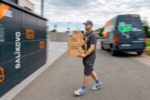 Allegro a Slovak Parcel Service spájajú sily: Slovenskí zákazníci získajú pohodlnejšie doručovanie z Poľska do viac ako 3 000 výdajných miest a boxov