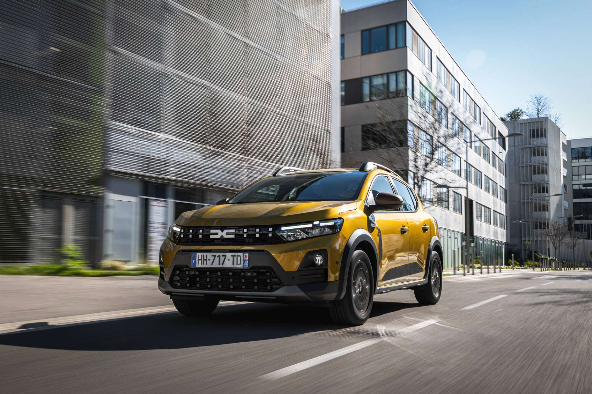 Dacia rozširuje svoju dostupnú elektrifikovanú ponuku o modely Sandero a Sandero Stepway Full Hybrid