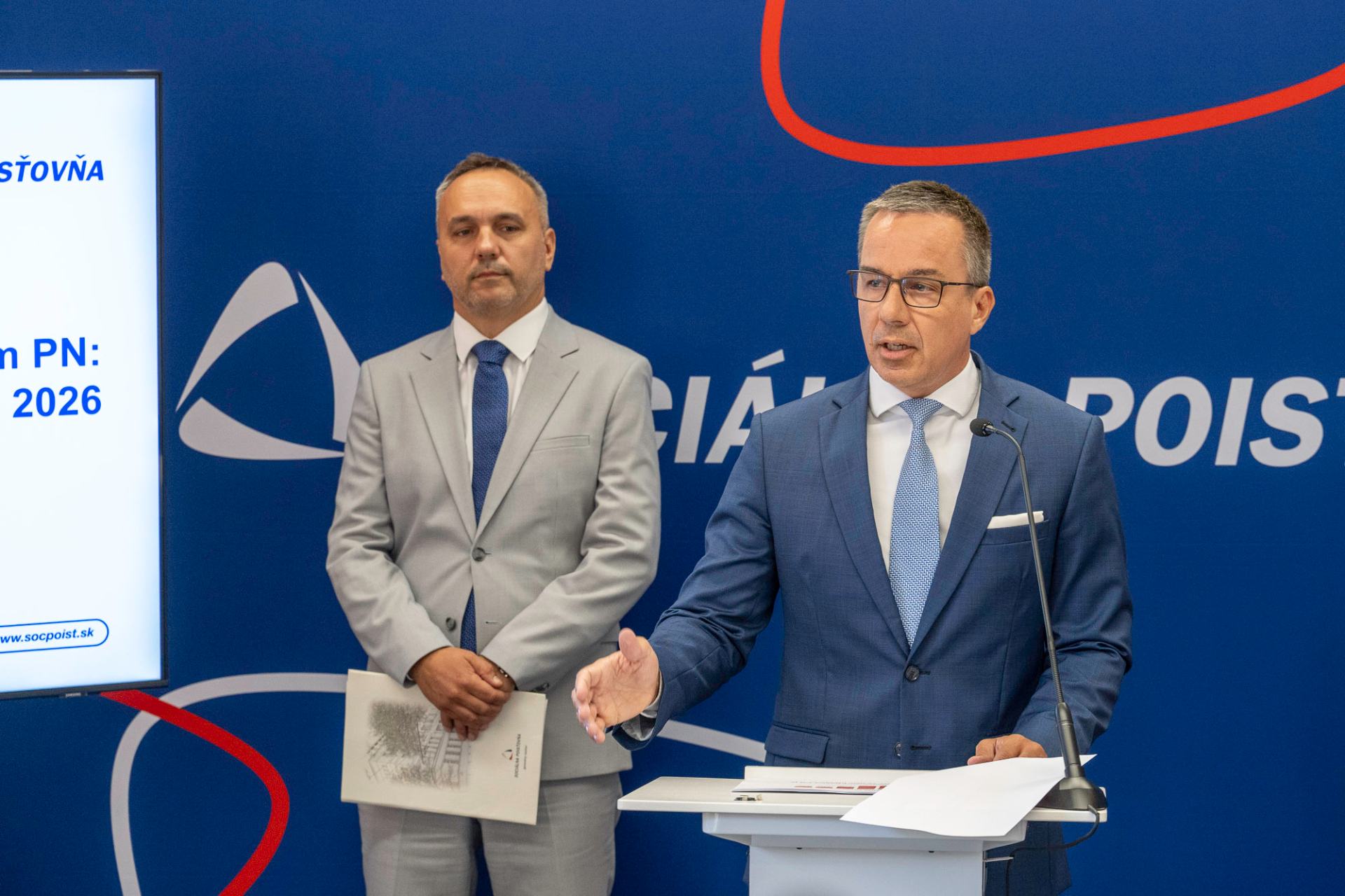 Boj Sociálnej poisťovne proti zneužívaniu sociálneho systému pokračuje: Úspory za I. polrok 2026 rastú, počet prípadov PN klesá