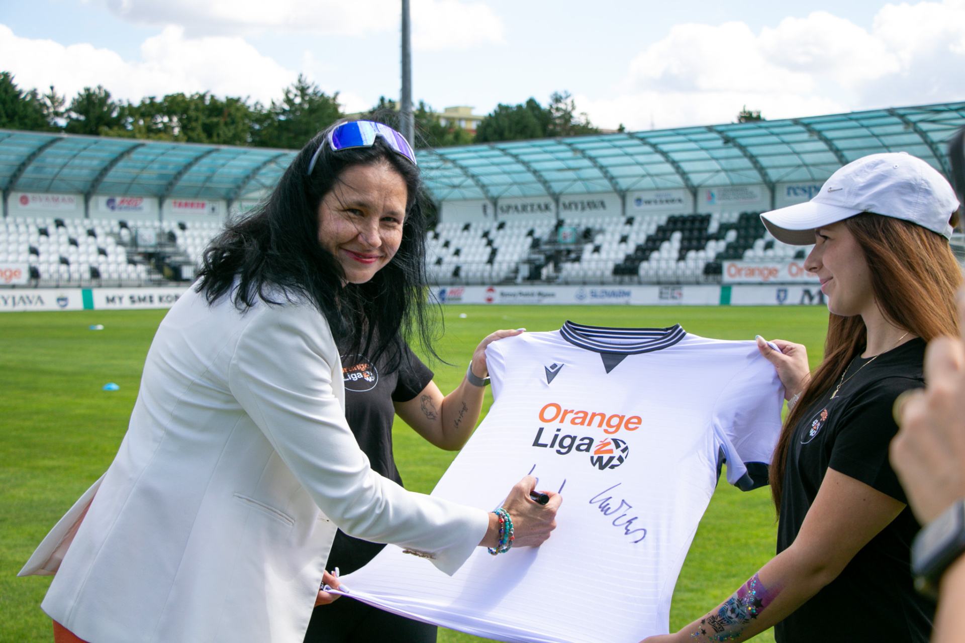 Na ihrisku rozhoduje vášeň a nasadenie, nie stereotypy – Orange ako generálny partner podporuje aj ženský futbal