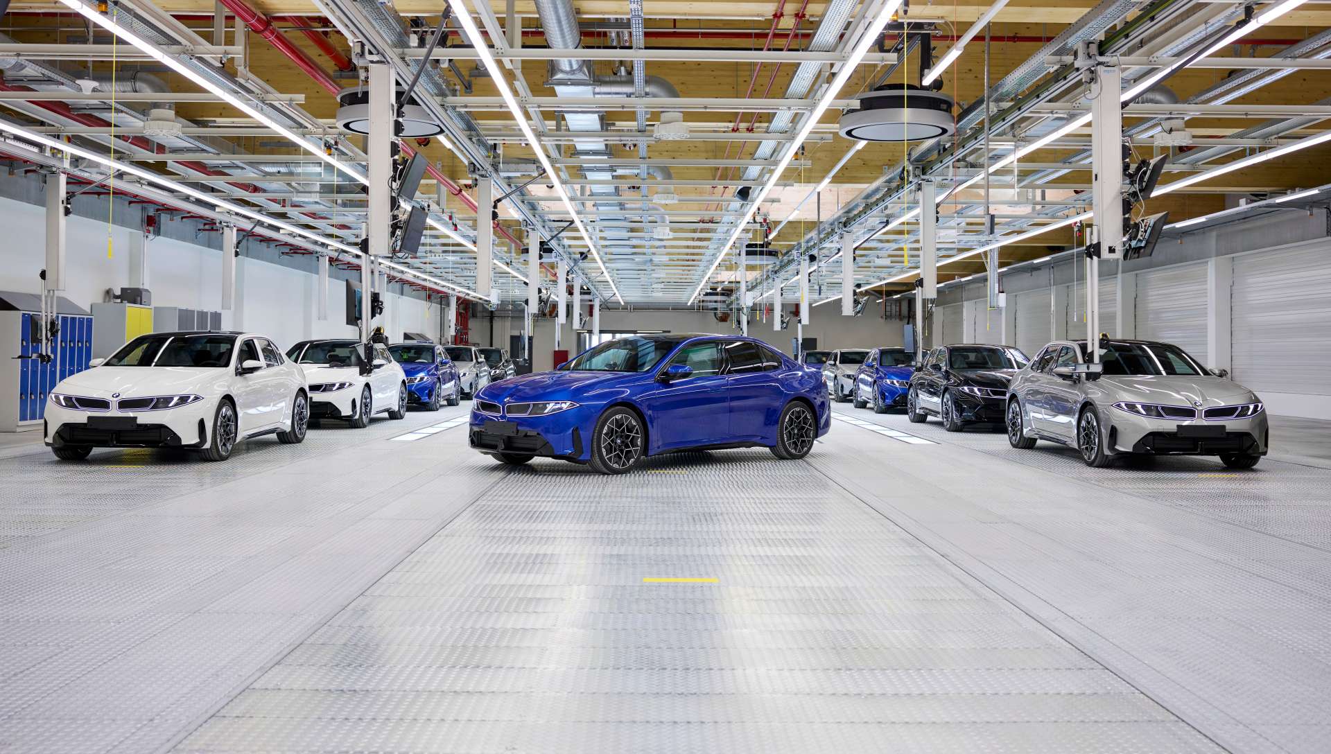Silný dopyt po spustení úvodných objednávok: závod BMW v Mníchove zahajuje sériovú výrobu BMW i3* s prudkým nárastom objemu produkcie