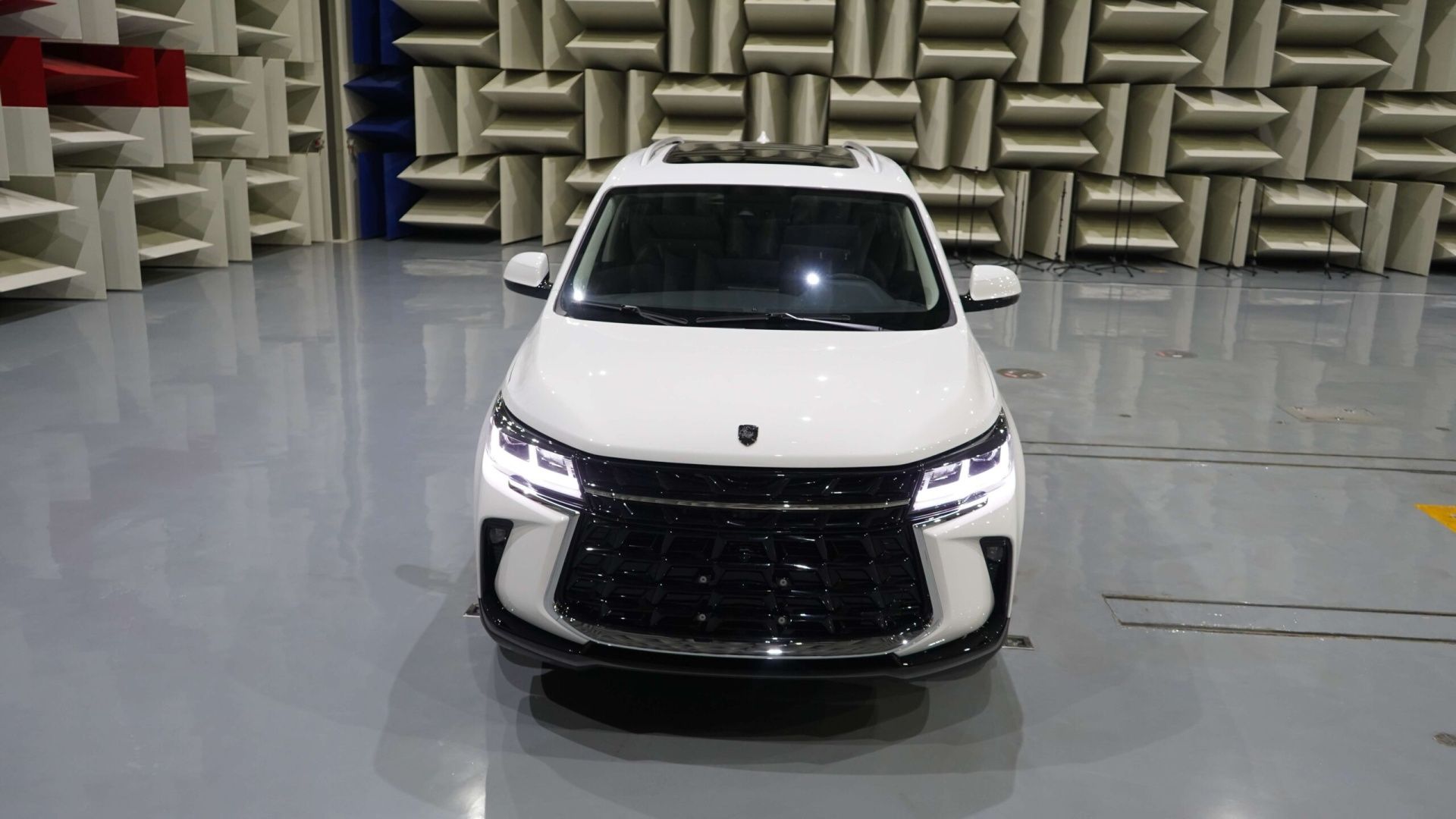 O čínske rodinné SUV je na Slovensku mimoriadny záujem. Forthing T5 môže za akciových 22 990 eur získať už len posledných pár vodičov