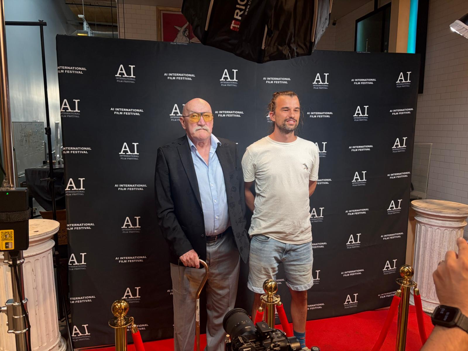 Z 500 bytov až do Hollywoodu. AI videoklip projektu Roasted Ducks Project získal na filmovom festivale v Hollywoode cenu poroty Best Storytelling