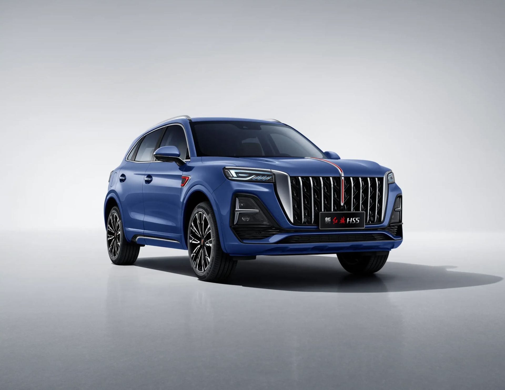 Hongqi ide proti všeobecnému trendu. Svoje luxusné SUV HS5 zlacňuje až o 8 000 €