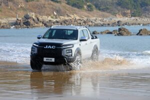 JAC T9