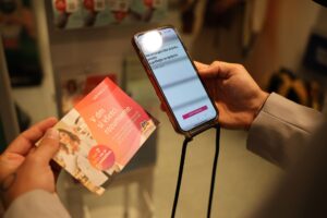 dm drogerie markt prináša do predajní Online tlmočníka pre Nepočujúcich