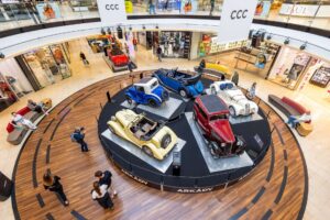 Tip na trip do Prahy: Objavte svet BMW a elegantnú jazdu klasických automobilov
