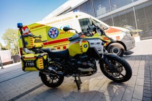 Spolupráca BMW Motorrad so Záchrannou zdravotnou službou Bratislava na cyklistických pretekoch Okolo Slovenska 2026