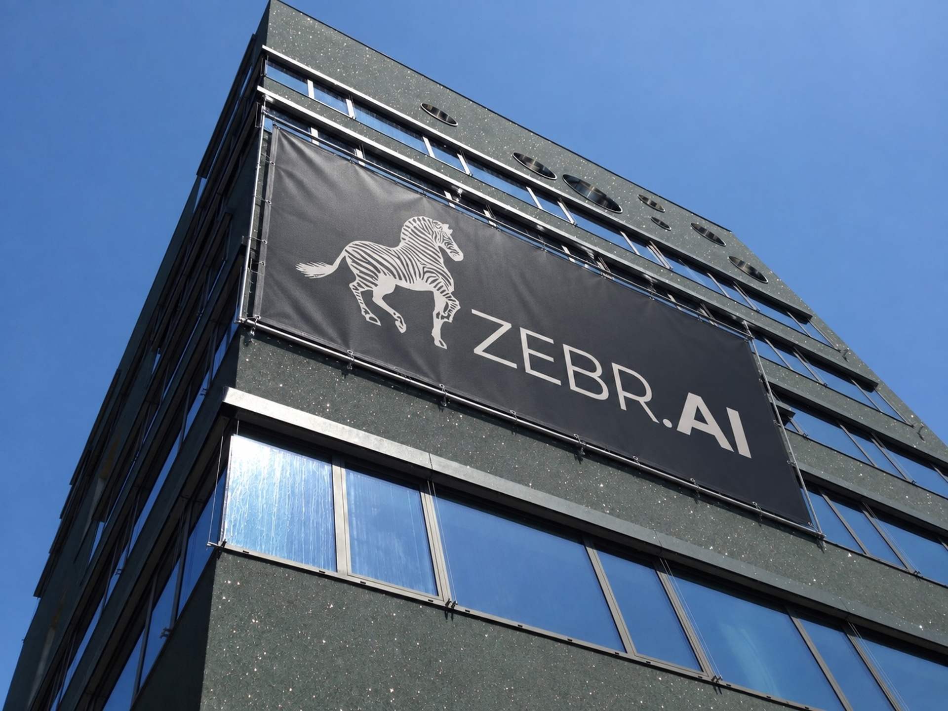 Spoločnosť ZEBRA SYSTEMS sa premenuje na ZEBR.AI