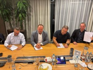 Podpis zmluvy o významnej akvizícii na slovenskom trhu: Slovanet mieri pod krídla SWAN-u