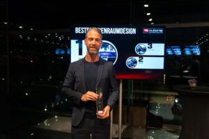 Trojnásobný úspech: Mercedes-Benz získal v čitateľskej ankete časopisu auto motor und sport dve ocenenia „Autonis“ a jedno ocenenie „Tech Award“
