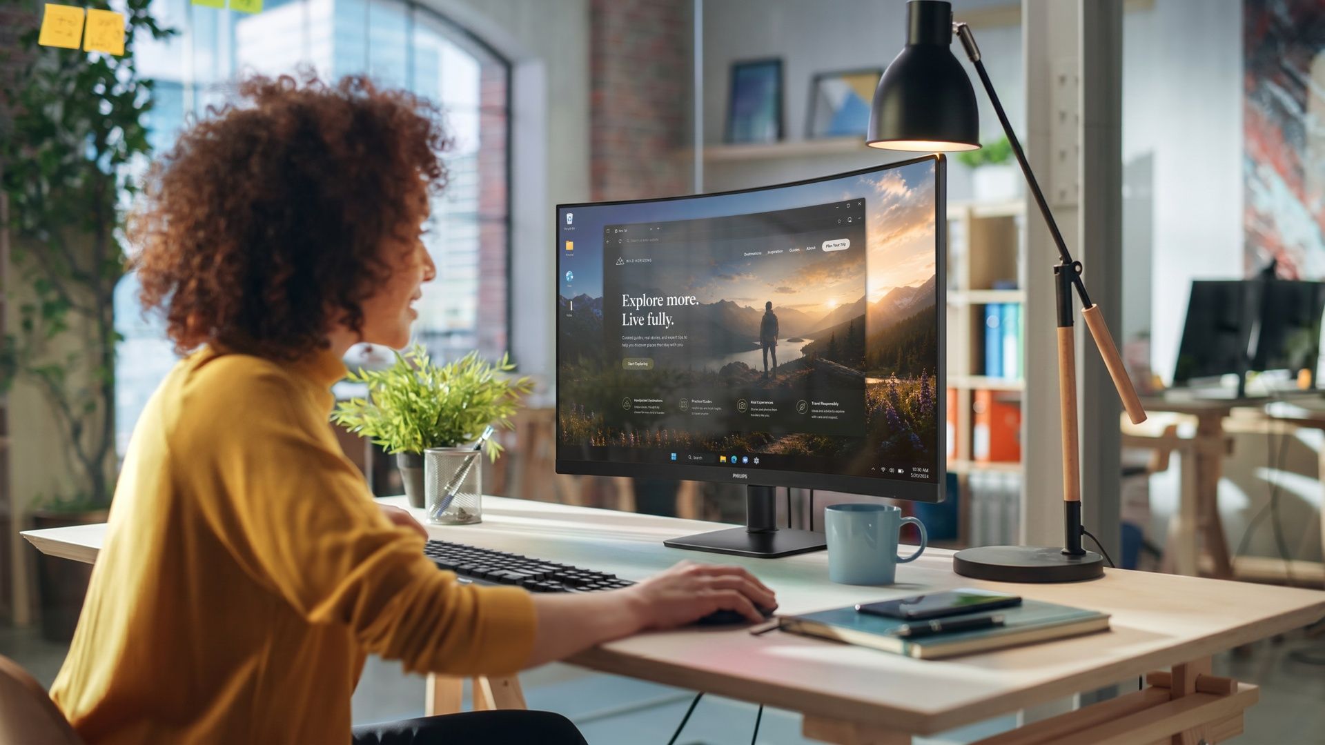 Philips Monitors predstavuje modely 27E3C2500 a 32E3C2500 pre každodennú prácu aj zábavu