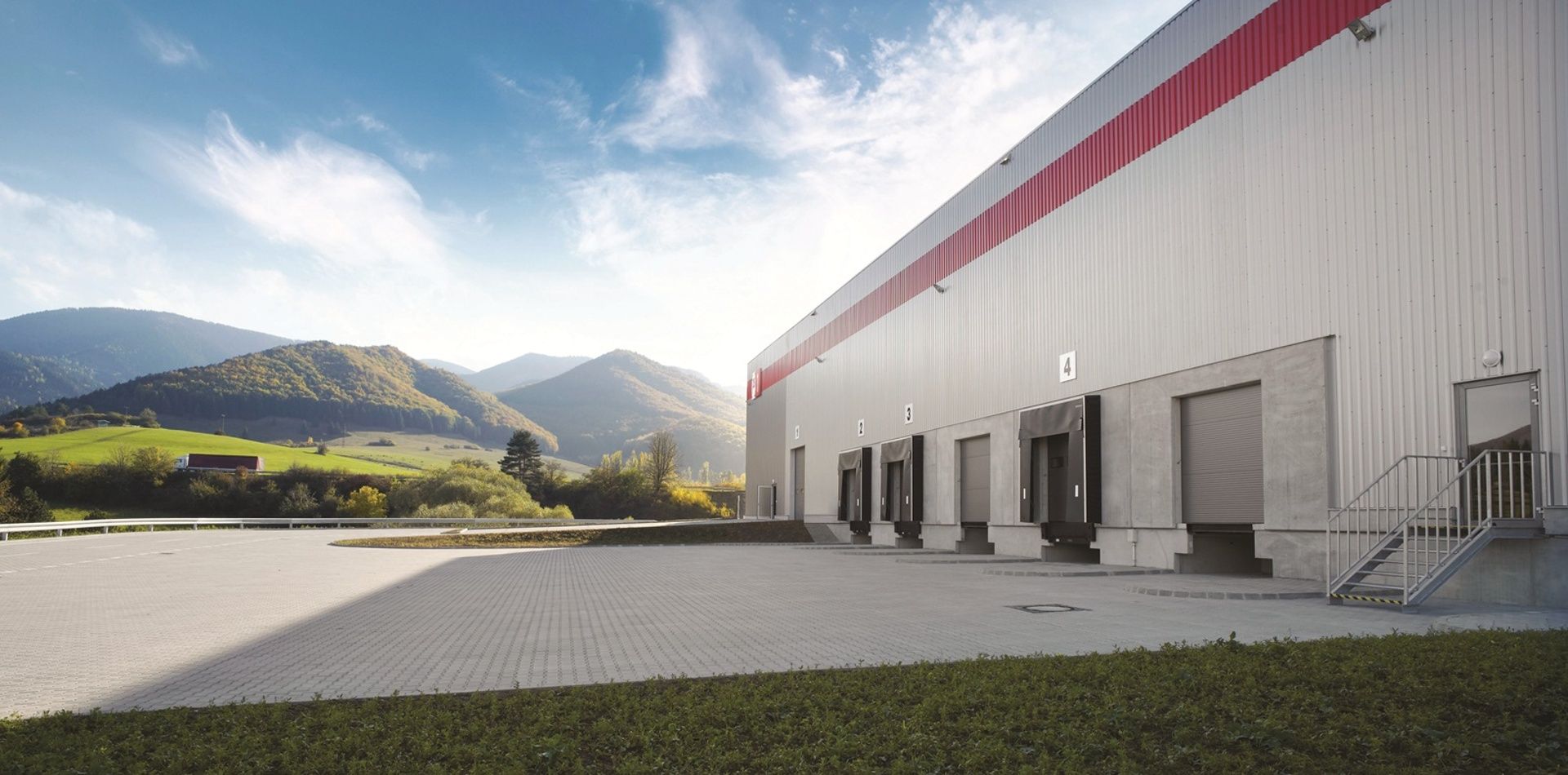 P3 Žilina posilňuje pozíciu regionálneho logistického bodu. Do parku prichádza No Limit Logistika, nájom predlžuje a rozširuje Packeta