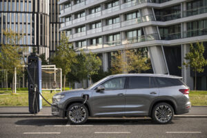 Ponuku modelu Škoda Kodiaq rozširuje nová výbavová verzia Laurin & Klement a plug-in hybridný pohon s výkonom 200 kW