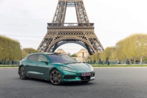 DENZA v Paríži: 1 604-koňový hypercar Z, terénne SUV BAO 5 a asistent pre jazdu mestom