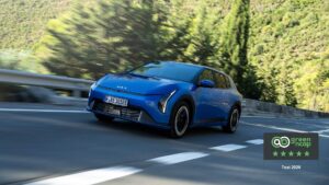Európska Kia EV4 získala päťhviezdičkové hodnotenie Green NCAP a skóre udržateľnosti 90 %